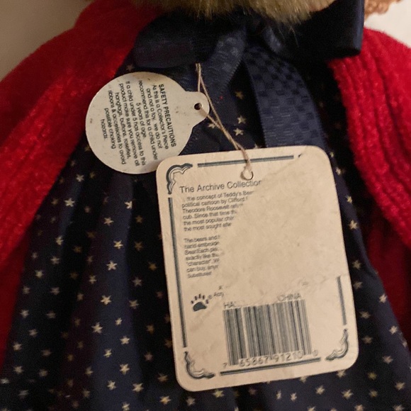 Boyd’s Bears “Eleanore Bearsevelt” - Picture 6 of 6